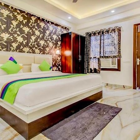 Hotel Golden Door Матура Екстериор снимка