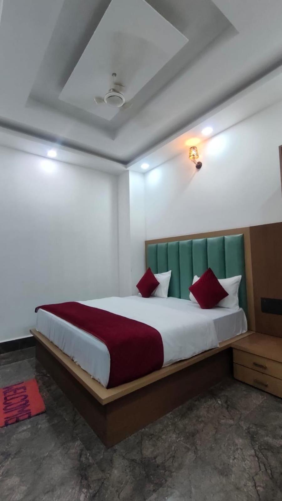 Hotel Golden Door Матура Екстериор снимка