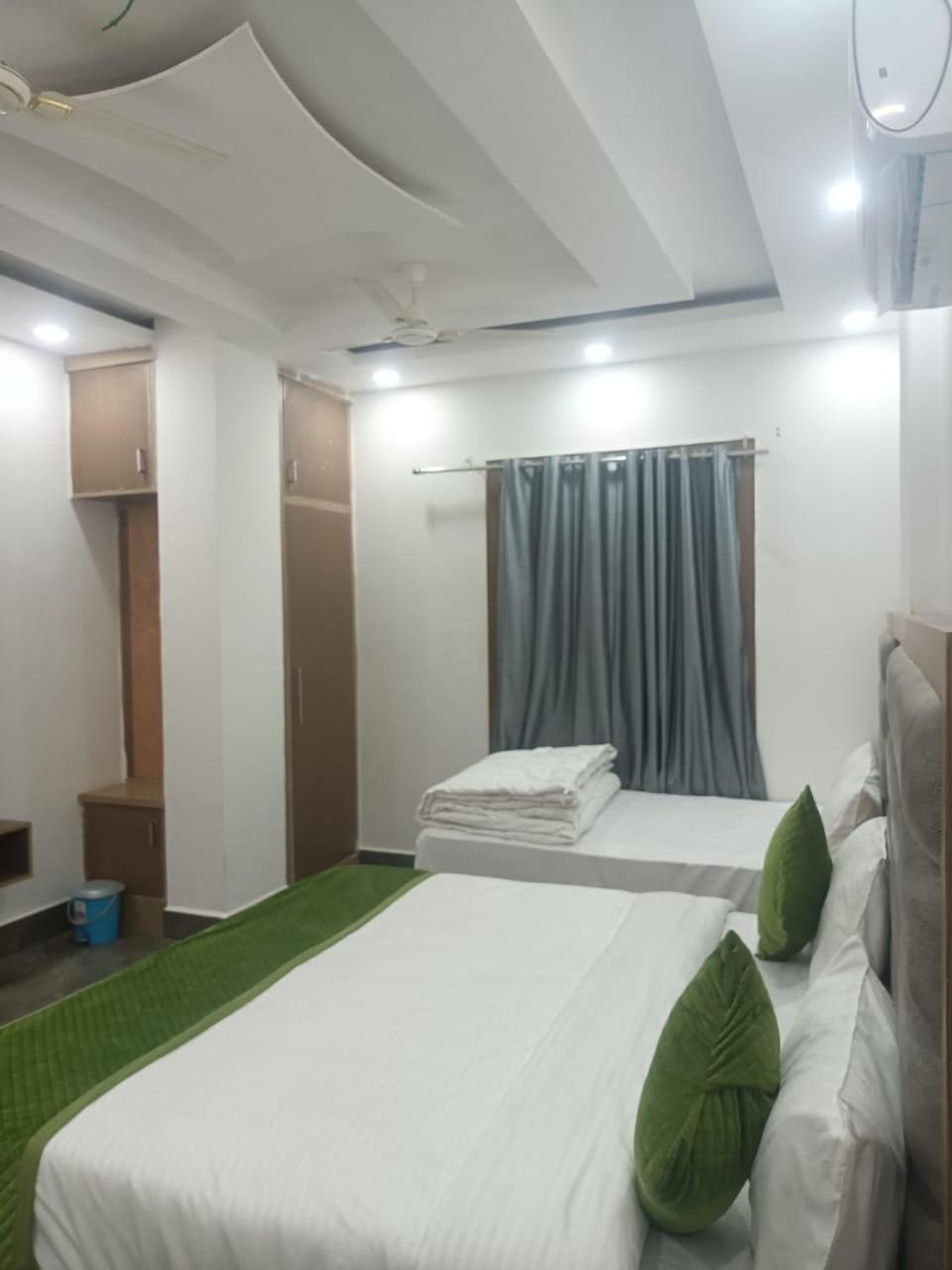 Hotel Golden Door Матура Екстериор снимка